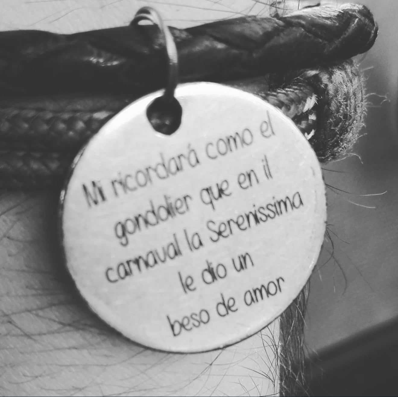 Pulsera de Cuero con cierre y Chapa personalizable